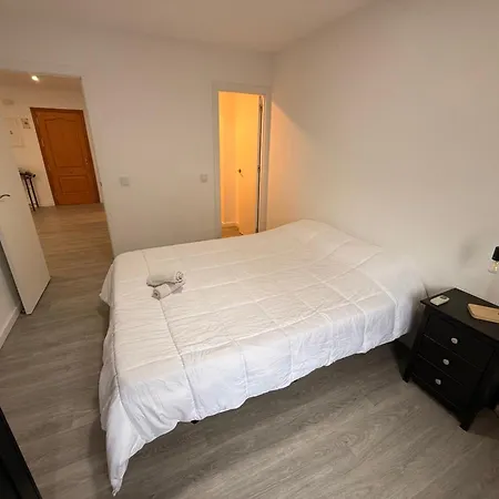 Piso A 300m De La Playa شقة فوينخيرولا